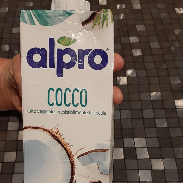 photo of Alpro Bevanda Al Cocco Senza Zuccheri shared by @valeru57 on  08 Feb 2022 - review