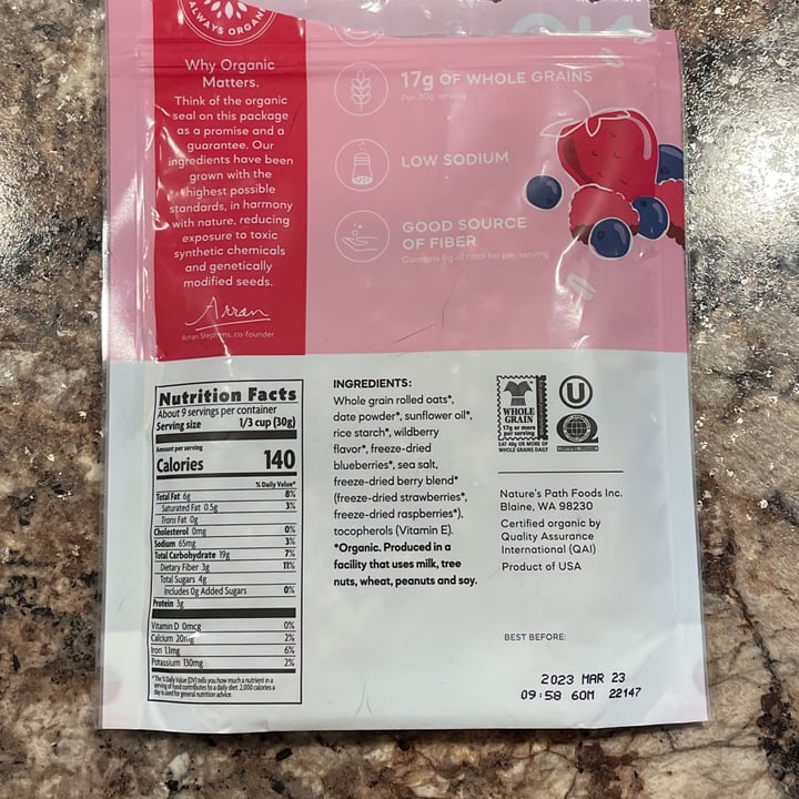 photo of Nature’s Path Organic Mixed Berry Granola shared by @chelsc130 on  19 Nov 2022 - review