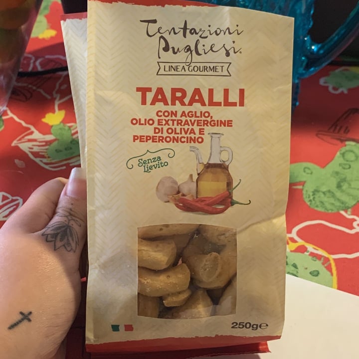 review photo of Tentazioni pugliesi Taralli aglio, olio extravergine di oliva e peperoncino shared by @palmitafrita on 25 Jan 2022 - review