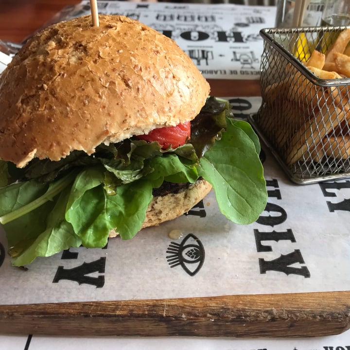 review photo of HOLY Posadas Hambuguesa Holy Vegana shared by @valexika on 02 Aug 2022 - review