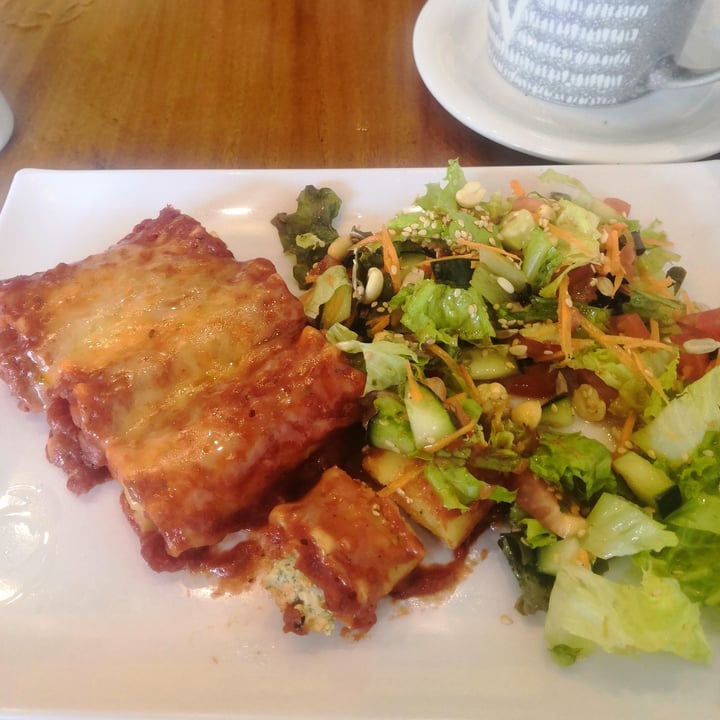 photo of Nadis Go Vegan Lasagna shared by @jesseup on  12 Dec 2021 - review