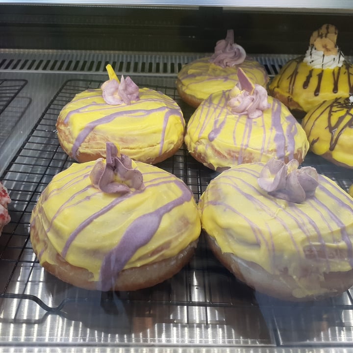 review photo of Vegabonty Blueberry Cheesecake Doughnuts shared by @nicoleroostee on 11 Sep 2021 - review
