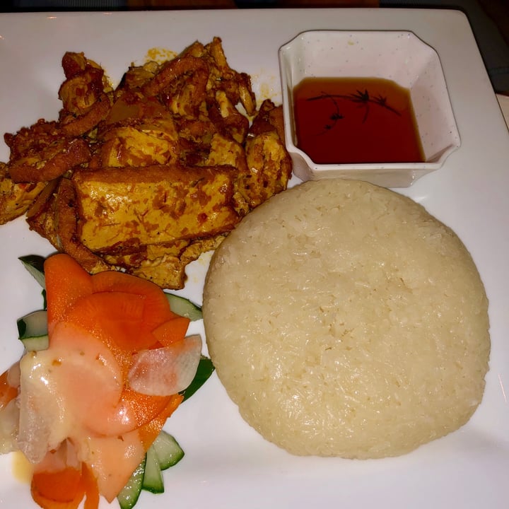 photo of The Ripple of Smiles Sticky rice and lemongrass tofu shared by @alohaanimalsanctuary on  02 Dec 2020 - review