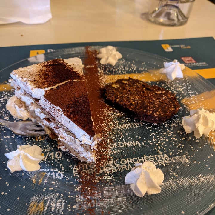 photo of Food Love Torta crudista al cioccolato shared by @jessiveneziani on  15 Sep 2022 - review
