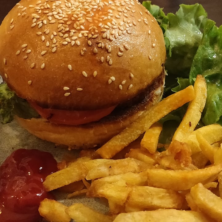 photo of L'Etincelle Vegan Burger shared by @anirudhguillaume on  21 Jul 2022 - review