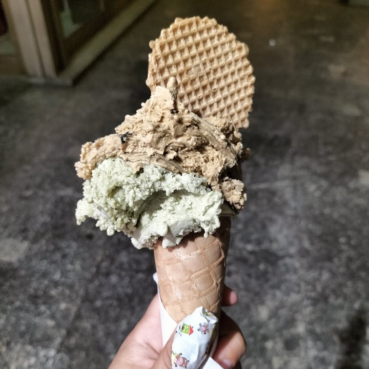 photo of Gelateria Zanzi - Intra (vb) Gelato Pistacchio Vegano Zero shared by @blueemarble on  14 Jun 2022 - review