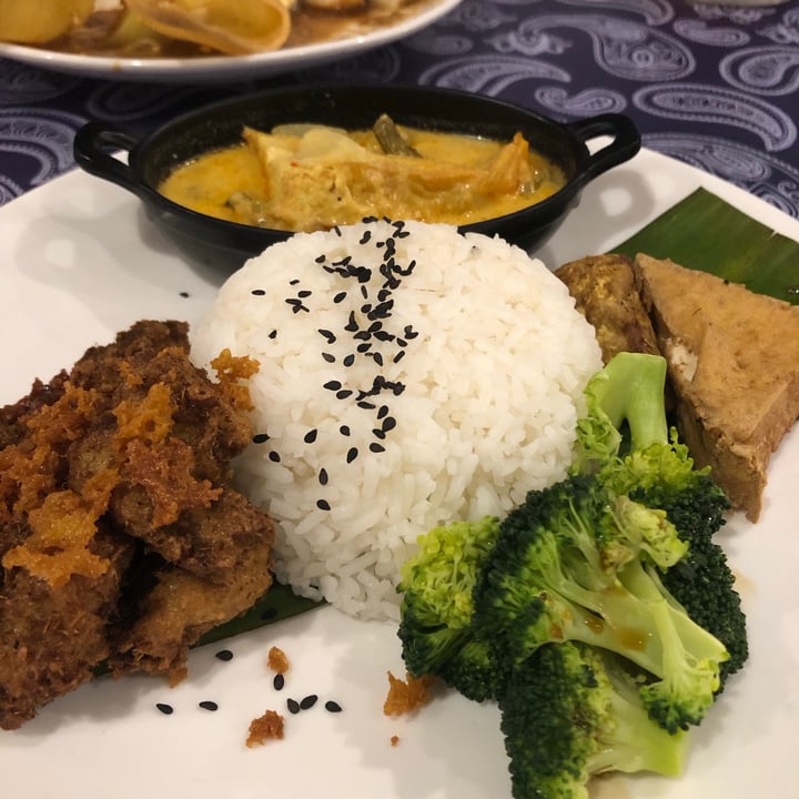 photo of Warung Ijo Kelasan Fried Chicken shared by @aishahalattas on  11 Oct 2020 - review