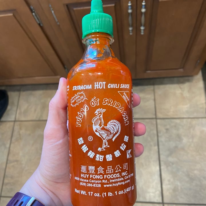 photo of Huy Fong Foods, Inc. Sriracha HOT Chili Sauce shared by @brittanymiller on  09 Jun 2022 - review