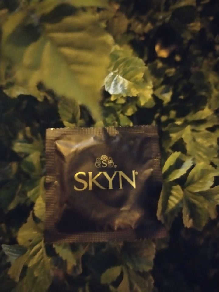photo of Skyn Condón vegano shared by @black17alex on  29 Feb 2020 - review
