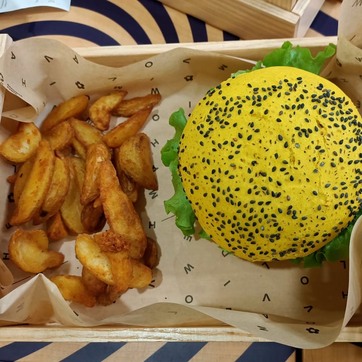 photo of Flower Burger Funky cecio shared by @mtn on  16 Dec 2021 - review