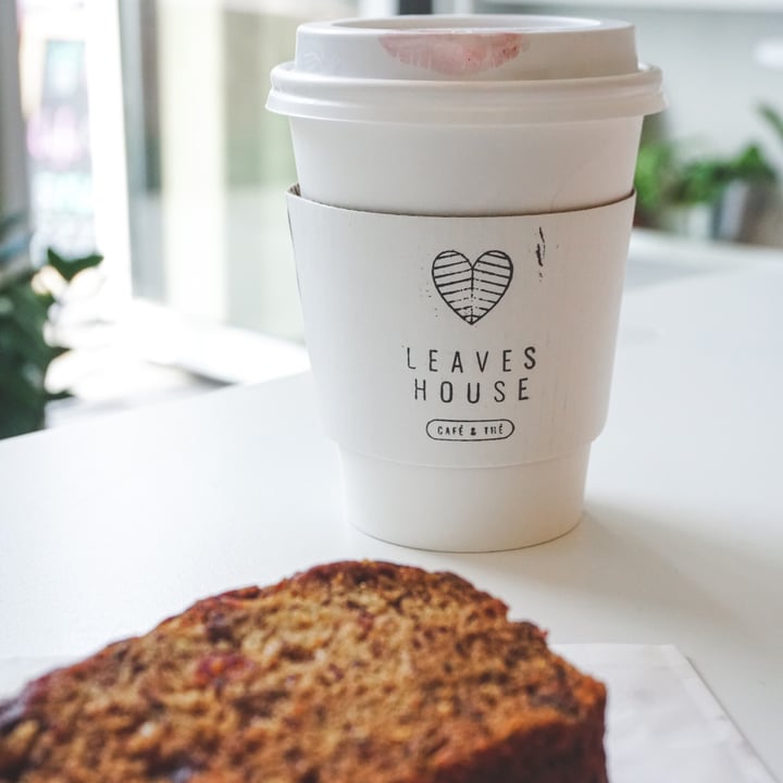 review photo of LEAVES HOUSE (McGill) Banana bread shared by @hungrylittleoren on 05 Aug 2021 - review
