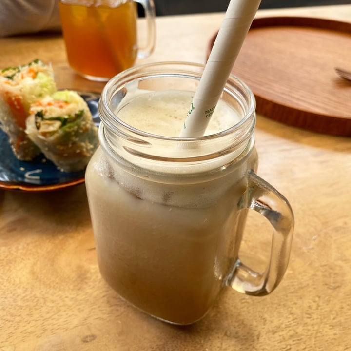 photo of The Kind Bowl No-moo Iced Latte shared by @deinocheirus on  30 Mar 2021 - review