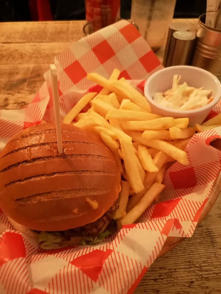 photo of Mog's 'Spice Gal' Burger shared by @twowheeledvegan on  08 Feb 2020 - review