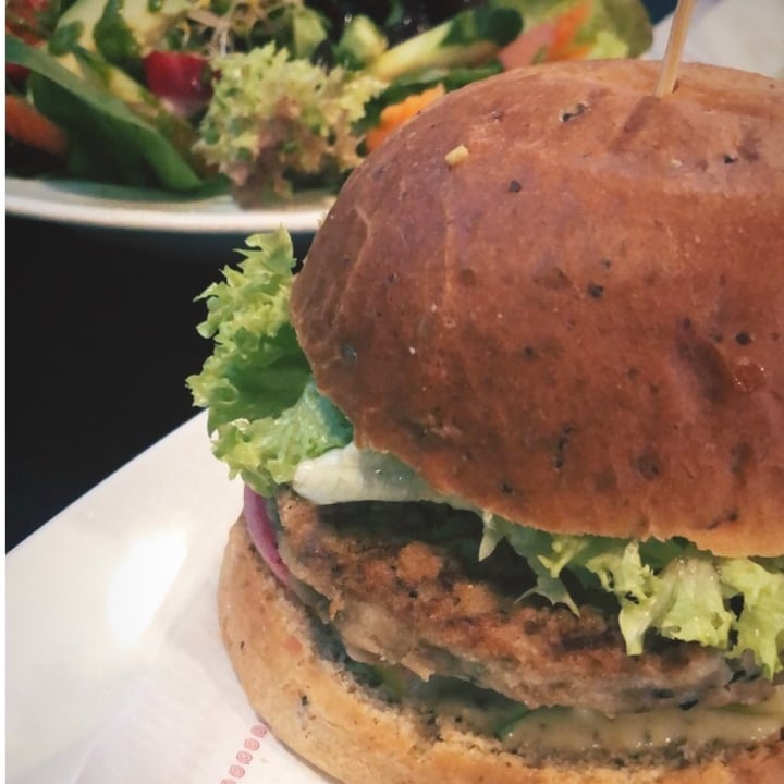 photo of Veggie Garden Burger vegana shared by @3chary3 on  14 Aug 2021 - review