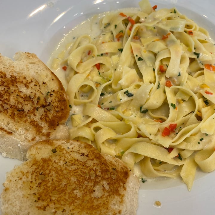 review photo of One Cafe Alcazar fettucine alfreddy shared by @kayyyyysh on 01 Jun 2022 - review