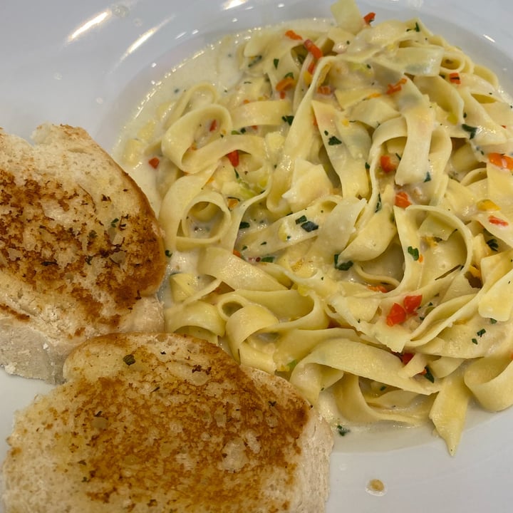 photo of One Cafe Alcazar fettucine alfreddy shared by @kayyyyysh on  01 Jun 2022 - review