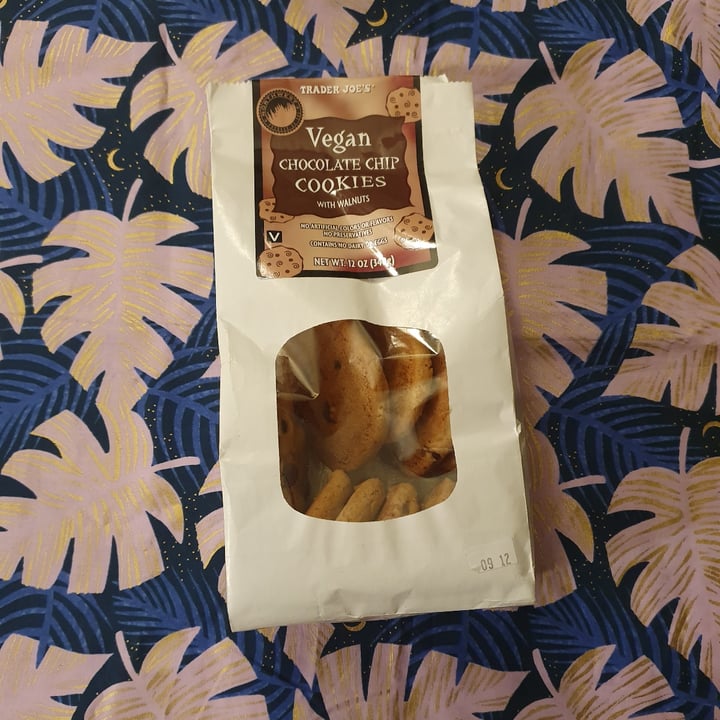photo of Trader Joe's Vegan Chocolate Chip Cookies shared by @paniwilson on  07 Sep 2021 - review