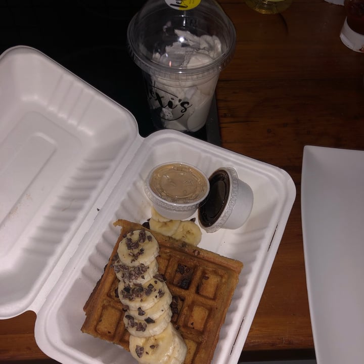 review photo of Lexi's Healthy Eatery choc chip crunch waffles shared by @tsbarker on 03 Jul 2022 - review