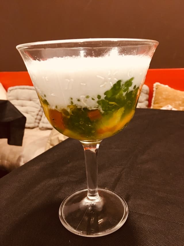 Photo of the dish “Tapioca Con Leche De Coco, Plátano Y Frutas Tailandesas”