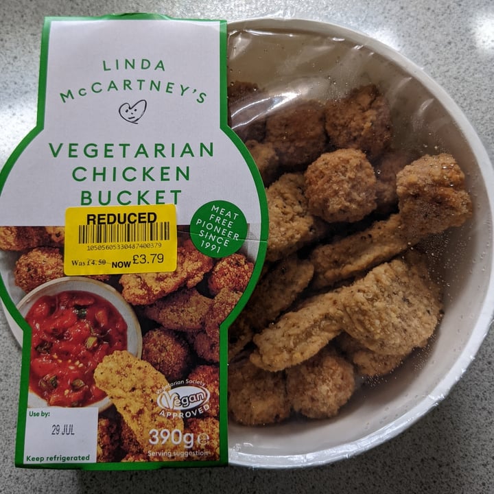 photo of Linda McCartney's Vegetarian Chicken bucket shared by @benzole on  29 Jul 2021 - review