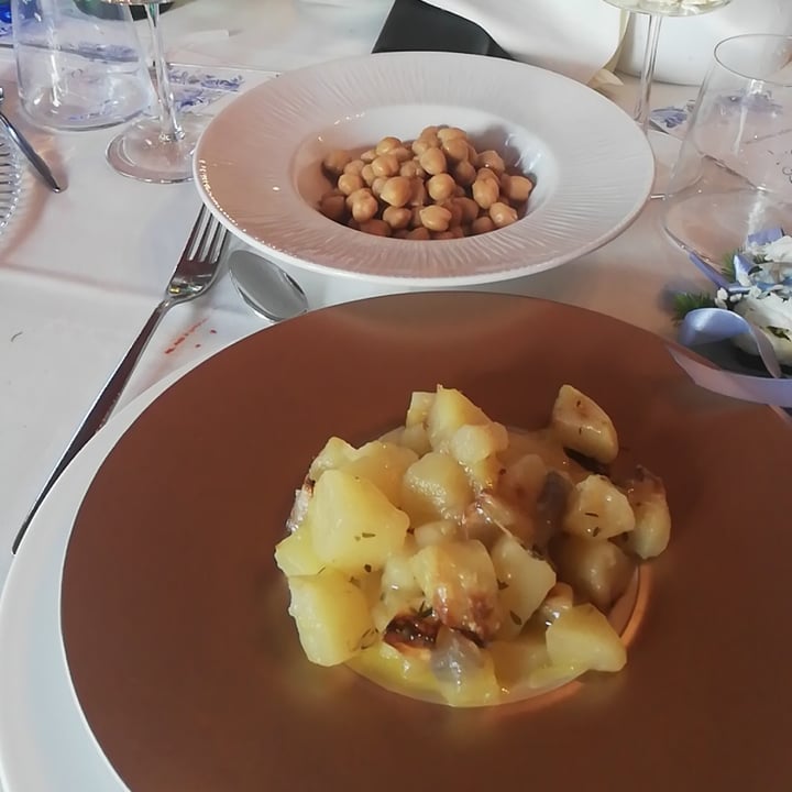 photo of Ristorante Ai Pozzi patate al forno e ceci shared by @robyberta24 on  14 Jun 2022 - review