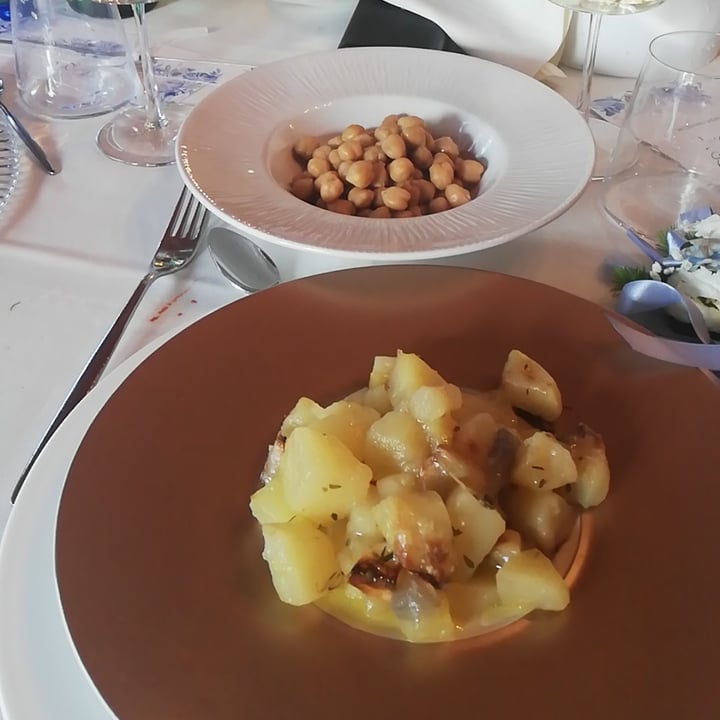 review photo of Ristorante Ai Pozzi patate al forno e ceci shared by @robyberta24 on 14 Jun 2022 - review