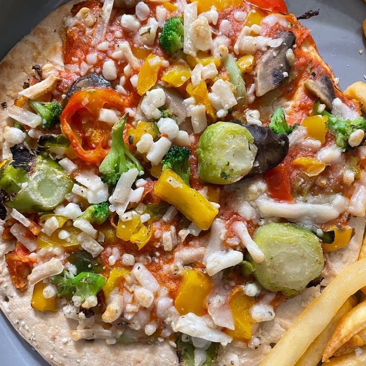 review photo of Sweet Earth Veggie Lover's Pizza shared by @s10bee on 06 Aug 2021 - review
