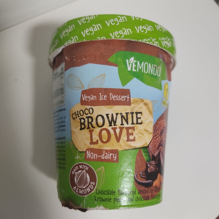 photo of Vemondo  Vegan ice cream with dark chocolate shared by @tonii on  23 Aug 2022 - review