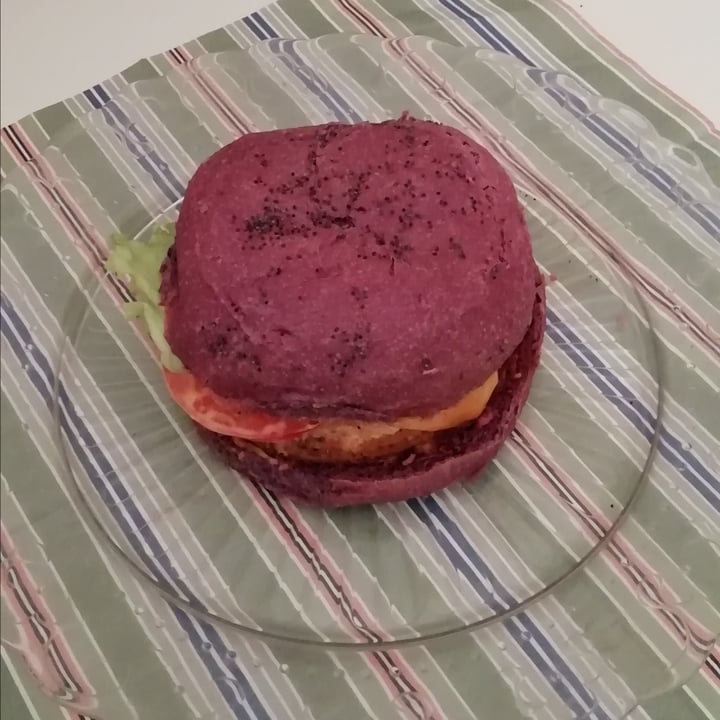 photo of Flower Burger Purple Cheesy shared by @miocillo0 on  20 Oct 2022 - review