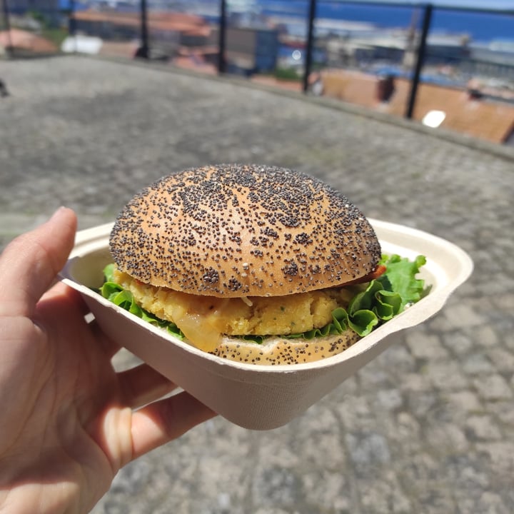 photo of Veggie Burger Hamburguesa Gallega shared by @caracol on  27 Jul 2020 - review