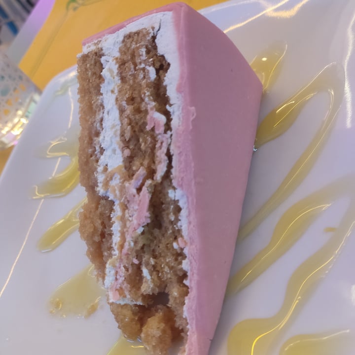 photo of Freedom Cakes CAKE Pantera Rosa shared by @helenayguido on  06 May 2022 - review