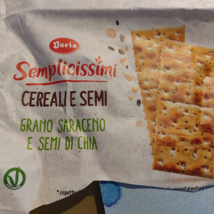 photo of I semplicissimi doria Crackers Grano Saraceno e Semi Di Chia shared by @gumersinda on  07 Dec 2022 - review