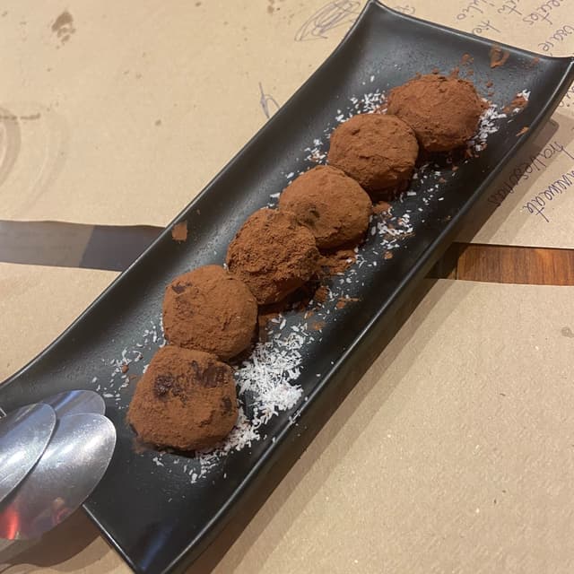 Photo of the dish “Avellanas trufadas”