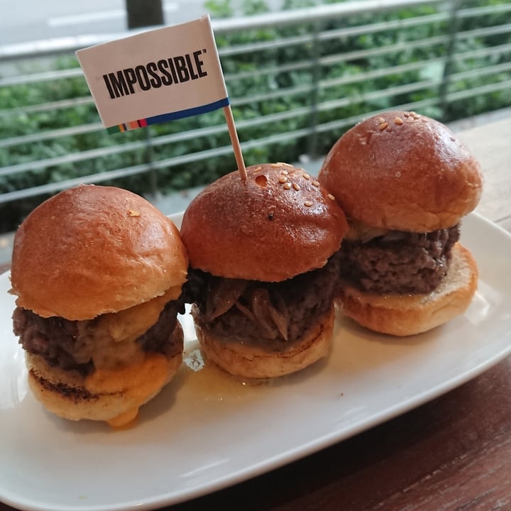 photo of Privé Paragon Impossible™ Mini Burgers shared by @hollya113 on  13 Jul 2020 - review