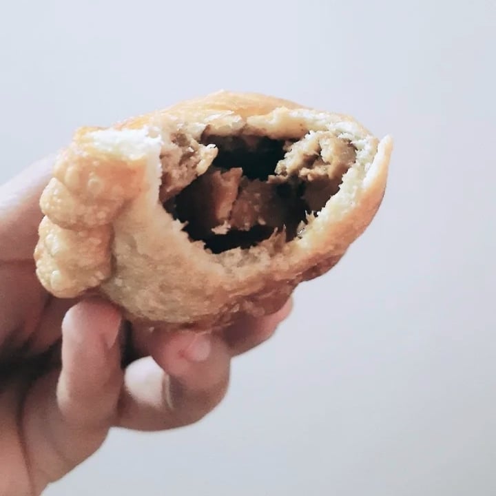 review photo of Postres veganos adrogue Empanada de Seitan shared by @unaherbivora on 16 Aug 2021 - review