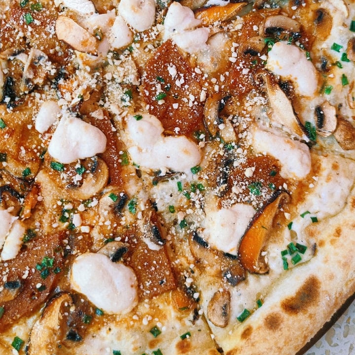 review photo of KYND COMMUNITY Carbonara Pizza shared by @humanimal on 13 Mar 2021 - review