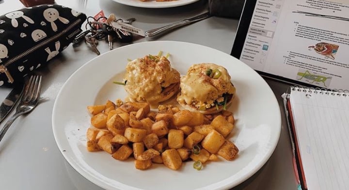 review photo of Hearts Choices Cafe Market eggs benedict shared by @naomikchu on 19 Jan 2020 - review