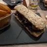 Il Varieté, Bergamo - Birreria artigianale, burger vegetariani e vegani, aperitivi e musica dal vivo.