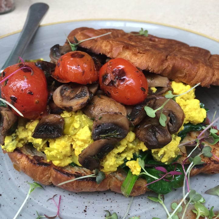 review photo of Harvest Cafe Breakfast Croissant shared by @sylvacharm on 01 Jun 2022 - review