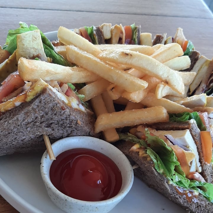 photo of I Am Vegan Babe Cafe Babe Club Sandwich shared by @plantsfeelthough on  24 Apr 2021 - review