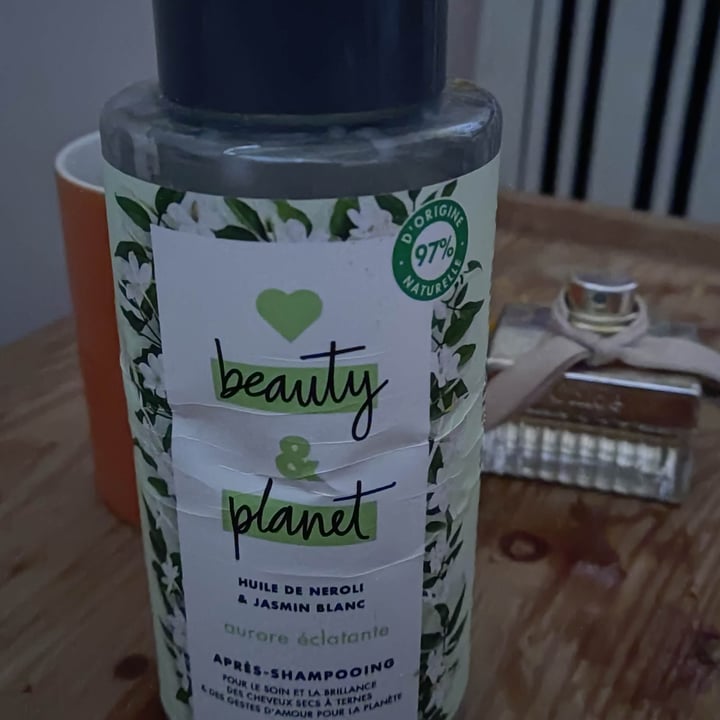photo of Love Beauty and Planet Condicionador Óleo De Néroli E Jasmim Branco shared by @lyahlinn on  07 May 2022 - review