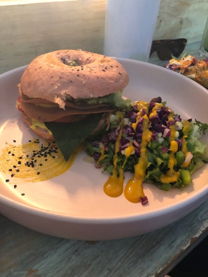 review photo of Vegamo MX Bagel de jamón y tocino shared by @bedollx on 14 Dec 2019 - review