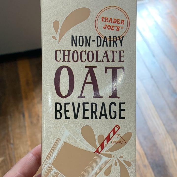 review photo of Trader Joe's Non-Dairy Chocolate Oat Beverage shared by @thatpiglady on 30 May 2022 - review