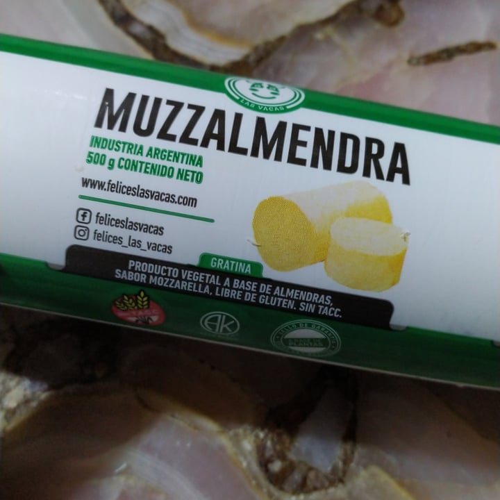 photo of Felices Las Vacas Muzzalmendra shared by @vanesaaalmiron on  16 Jun 2021 - review