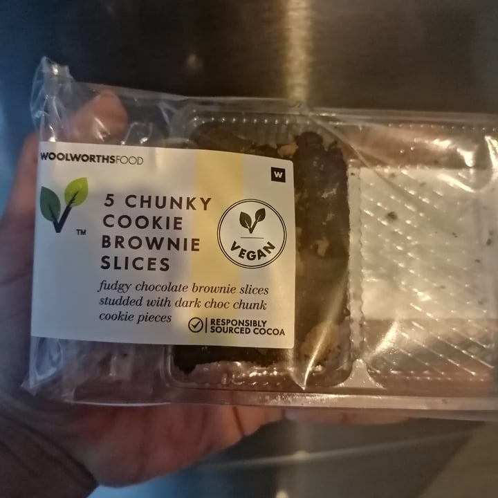 photo of Woolworths Food Chunky Cookie Brownie Slices shared by @rushisushi7 on  12 Oct 2021 - review