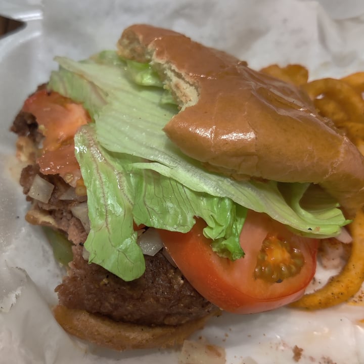 photo of Wings Etc. Charbroiled Beyond Burger shared by @clairegarigoe on  07 Sep 2020 - review