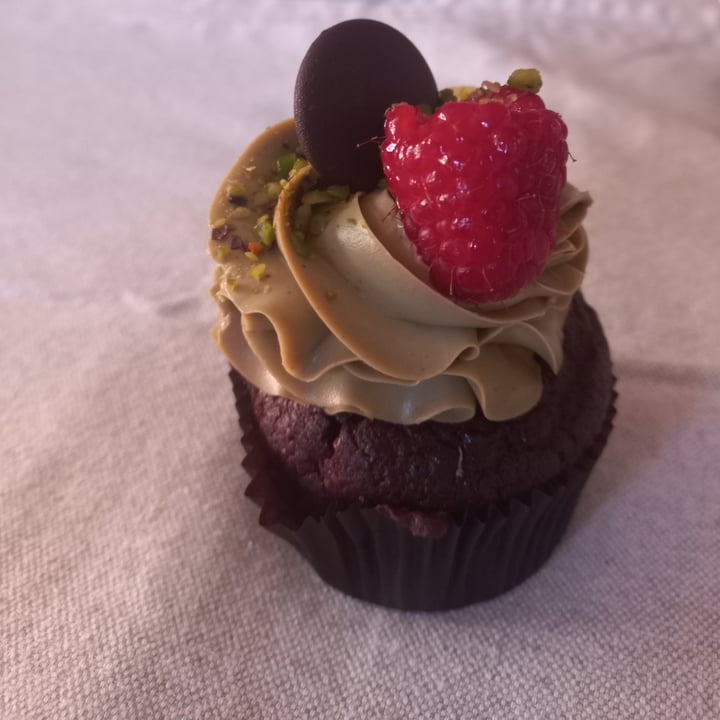 photo of Tauer Bakery Cupcake The Best shared by @gaiapio on  30 Apr 2022 - review