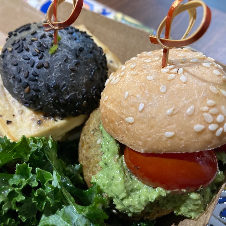 photo of KALE Slider Combo, Tofumania and Falafel Sliders With Salad Mix shared by @amrarafa on  27 Mar 2021 - review