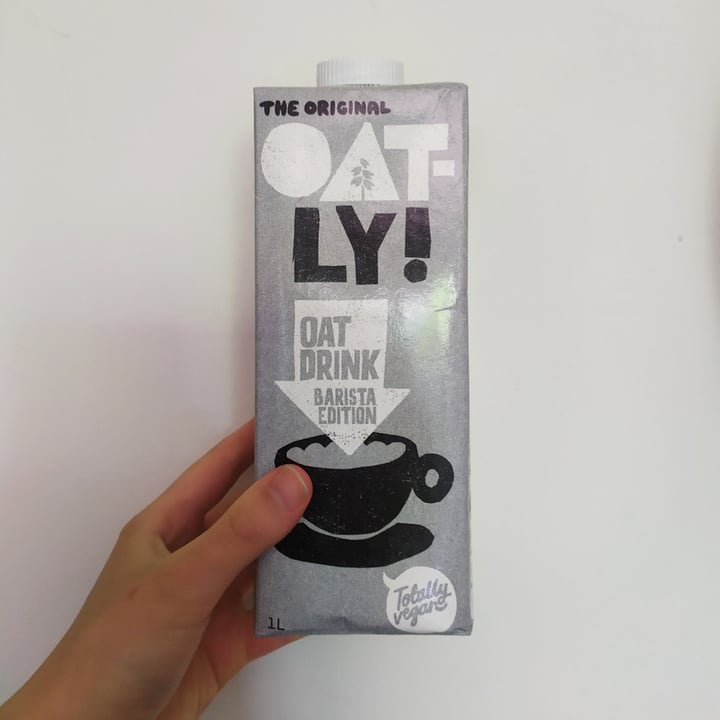 review photo of Oatly Oat Drink Barista Edition shared by @elloakes on 21 May 2020 - review
