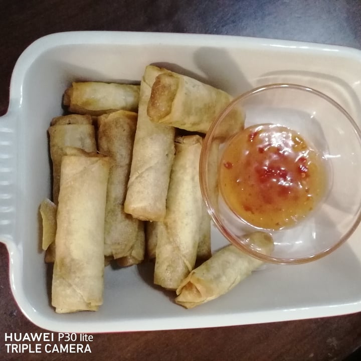 photo of Woolworths Food Global Menu Veg Springrolls shared by @twohappyrescuemutts on  05 Nov 2020 - review